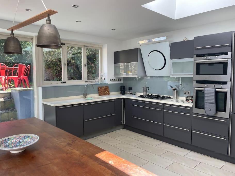 Beautiful London Victorian House, Sleeps 12 Villa Eksteriør bilde